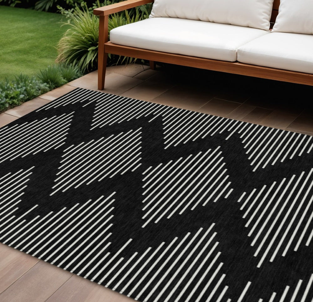 HomeRoots 9' X 12' Black And Ivory Geometric Area Rug – Stylish, Durable, Washable for Indoor & Outdoor Spaces! 598536
