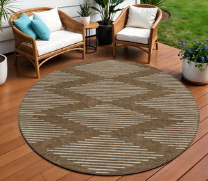 Homeroots 3' Beige And Ivory Geometric Washable Area Rug - Perfect For Indoor And Outdoor Spaces, Durable Design 8' Round Polyester 598540