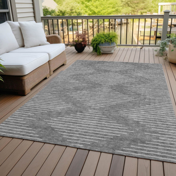 Homeroots 3' Beige And Ivory Geometric Washable Area Rug - Perfect For Indoor And Outdoor Spaces, Durable Design 3' X 5' Polyester 598544
