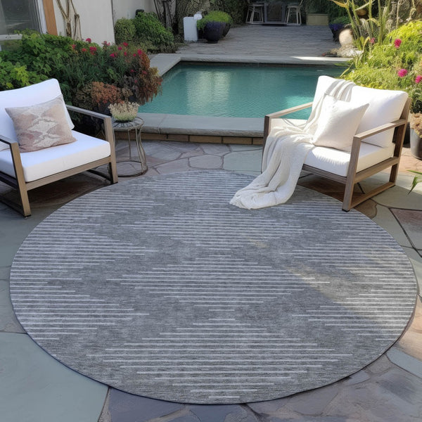 Homeroots 3' Beige And Ivory Geometric Washable Area Rug - Perfect For Indoor And Outdoor Spaces, Durable Design 8' Round Polyester 598546