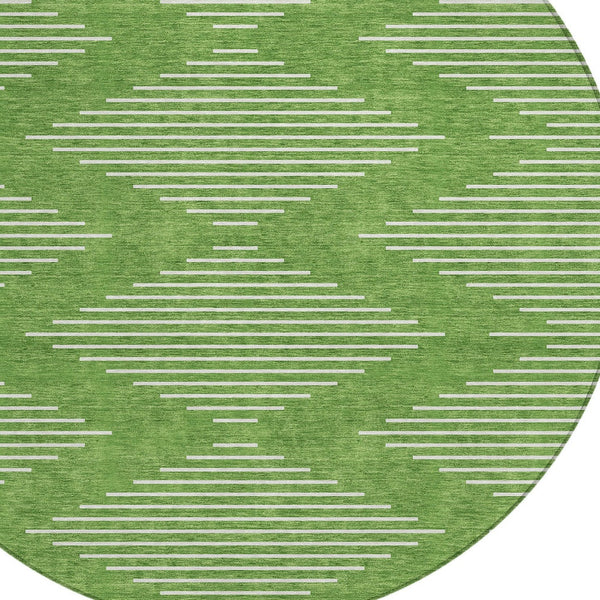 Homeroots 3' Beige And Ivory Geometric Washable Area Rug - Perfect For Indoor And Outdoor Spaces, Durable Design 8' Round Polyester 598564