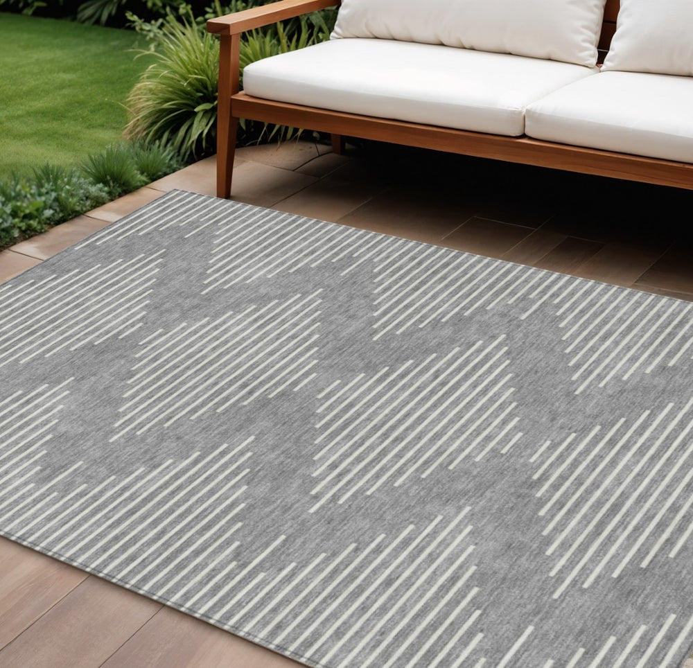 HomeRoots 9' Indoor Outdoor Gray and Ivory Geometric Area Rug – Durable, Washable, Stylish for Any Space 598578