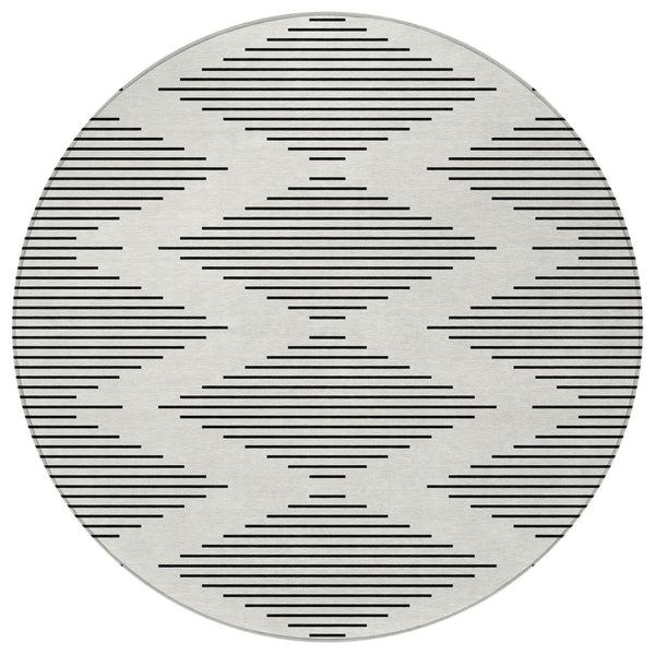 Homeroots 3' Beige And Ivory Geometric Washable Area Rug - Perfect For Indoor And Outdoor Spaces, Durable Design 8' Round Polyester 598582