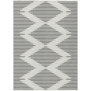 HomeRoots 5' Ivory and Black Geometric Area Rug - Washable, Stylish Indoor/Outdoor Design for Modern Spaces 8' X 10' 598583