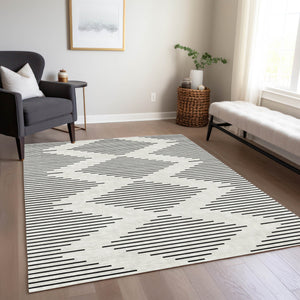 Homeroots 3' Beige And Ivory Geometric Washable Area Rug - Perfect For Indoor And Outdoor Spaces, Durable Design 8' X 10' Polyester 598583