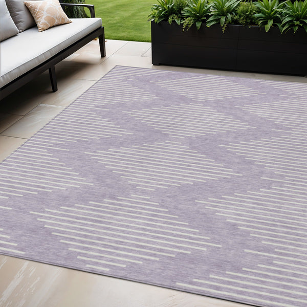 Homeroots 3' Beige And Ivory Geometric Washable Area Rug - Perfect For Indoor And Outdoor Spaces, Durable Design 5' X 8' Polyester 598587