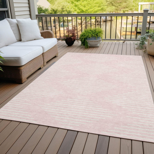 Homeroots 3' Beige And Ivory Geometric Washable Area Rug - Perfect For Indoor And Outdoor Spaces, Durable Design 5' X 8' Polyester 598605