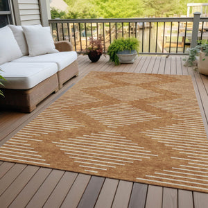 Homeroots 3' Beige And Ivory Geometric Washable Area Rug - Perfect For Indoor And Outdoor Spaces, Durable Design 5' X 8' Polyester 598611