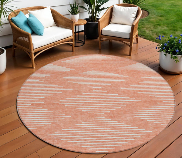 Homeroots 3' Beige And Ivory Geometric Washable Area Rug - Perfect For Indoor And Outdoor Spaces, Durable Design 8' Round Polyester 598618