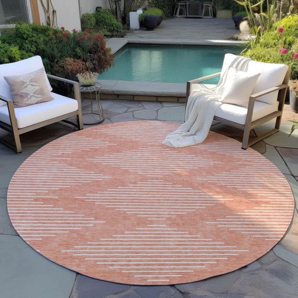 Homeroots 3' Beige And Ivory Geometric Washable Area Rug - Perfect For Indoor And Outdoor Spaces, Durable Design 8' Round Polyester 598618