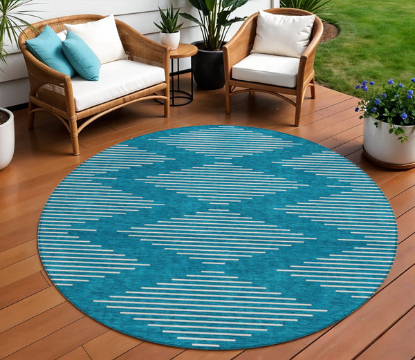 Homeroots 3' Beige And Ivory Geometric Washable Area Rug - Perfect For Indoor And Outdoor Spaces, Durable Design 8' Round Polyester 598624