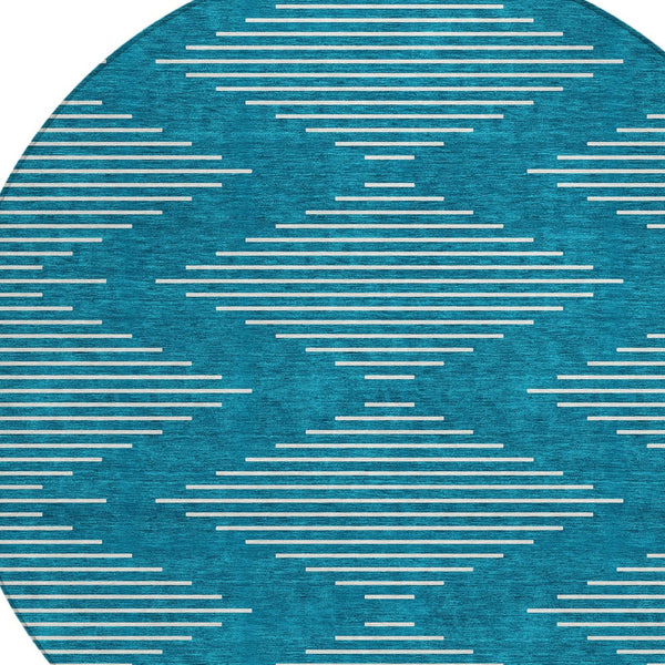 Homeroots 3' Beige And Ivory Geometric Washable Area Rug - Perfect For Indoor And Outdoor Spaces, Durable Design 8' Round Polyester 598624