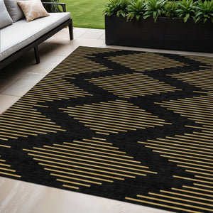 Homeroots 3' Aqua And Green Geometric Washable Area Rug For Indoor And Outdoor Spaces – Durable And Stylish Decor 5' X 8' Polyester 598723