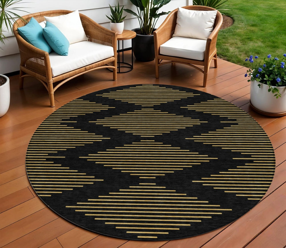 HomeRoots 5' Stylish Black and Beige Geometric Area Rug for Indoor or Outdoor Use - Durable, Washable Design 8' Round 598724
