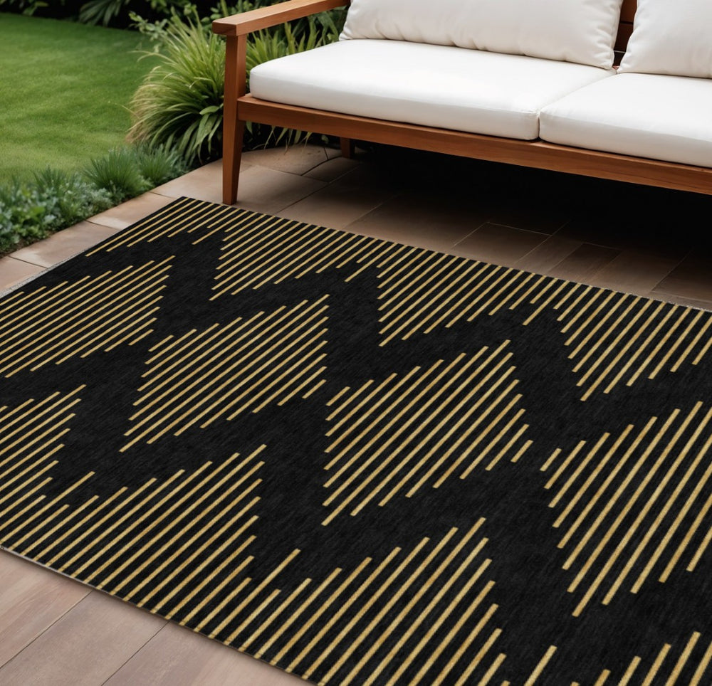HomeRoots 9' X 12' Black And Beige Geometric Area Rug - Washable, Durable Design for Indoor & Outdoor Use 598726