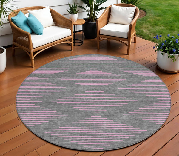 Homeroots 3' Aqua And Green Geometric Washable Area Rug For Indoor And Outdoor Spaces – Durable And Stylish Decor 8' Round Polyester 598748