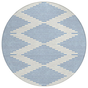 HomeRoots 5' Modern Ivory and Blue Geometric Washable Rug for Indoor and Outdoor Spaces - Stylish & Durable 8' Round 598754