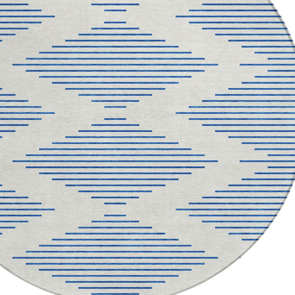 Homeroots 3' Aqua And Green Geometric Washable Area Rug For Indoor And Outdoor Spaces – Durable And Stylish Decor 8' Round Polyester 598754