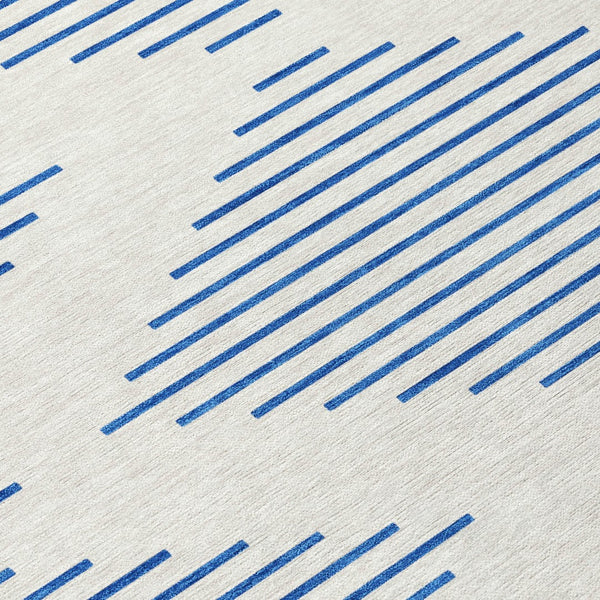 Homeroots 3' Aqua And Green Geometric Washable Area Rug For Indoor And Outdoor Spaces – Durable And Stylish Decor 8' Round Polyester 598754