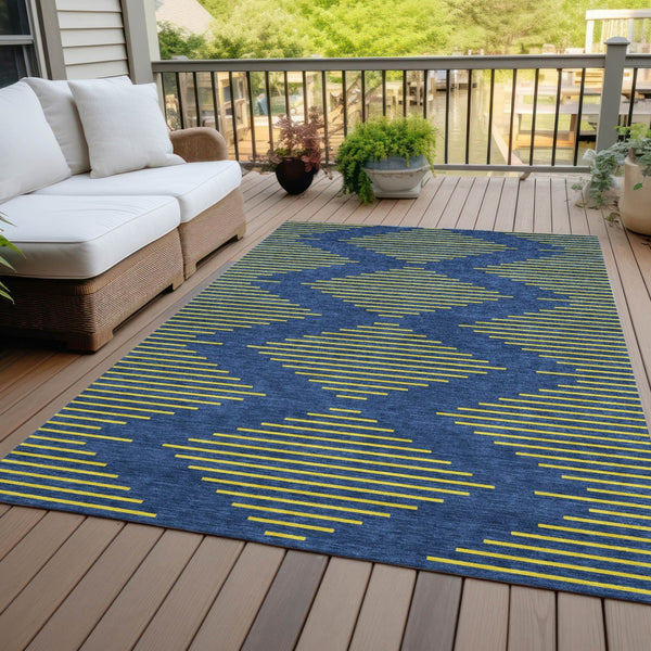 Homeroots 3' Aqua And Green Geometric Washable Area Rug For Indoor And Outdoor Spaces – Durable And Stylish Decor 8' X 10' Polyester 598761