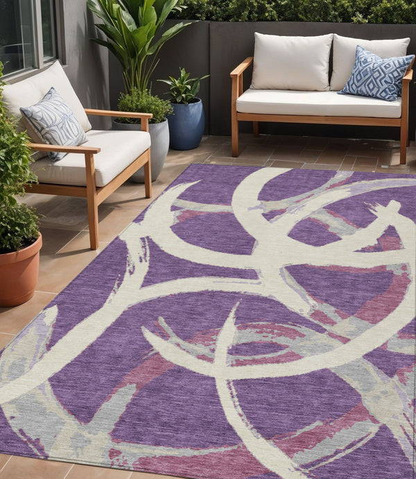 Homeroots 3' Beige Ivory And Gray Abstract Washable Area Rug For Indoor And Outdoor Spaces, Durable Design 5' X 8' Polyester 599155