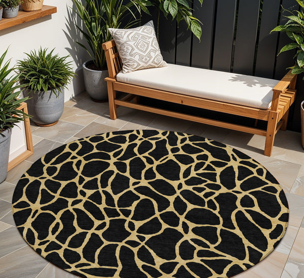 Homeroots 3' Beige And Blue Geometric Indoor Outdoor Area Rug – Durable, Washable, Stylish For Any Space 8' Round Polyester 599180