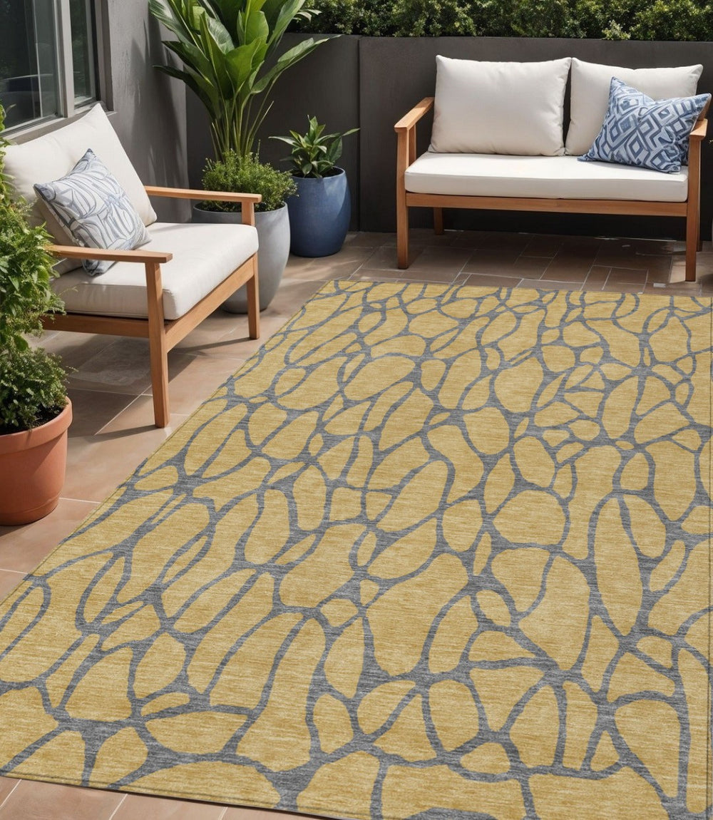 HomeRoots 5' Gold and Gray Geometric Area Rug – Stylish, Durable, Washable for Indoor and Outdoor Spaces 5' X 8' 599191