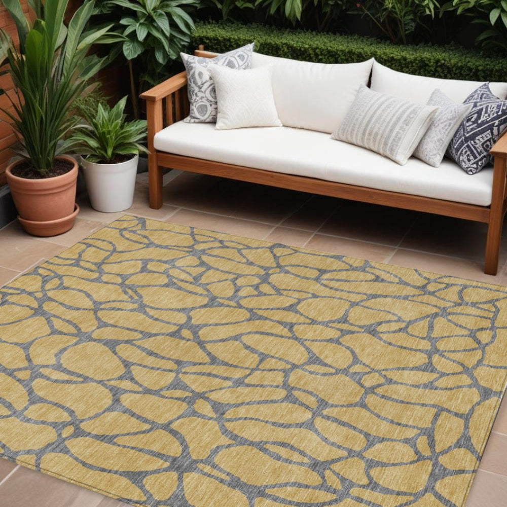 HomeRoots 9' X 12' Gold and Gray Geometric Area Rug - Washable, Indoor/Outdoor, Durable, Modern Design for Any Space 599194