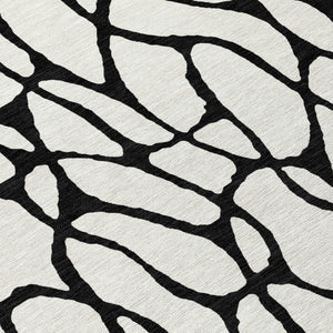 Homeroots 3' Beige And Blue Geometric Indoor Outdoor Area Rug – Durable, Washable, Stylish For Any Space 8' Round Polyester 599204