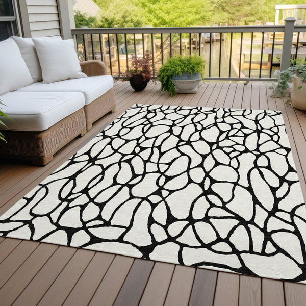 Homeroots 3' Beige And Blue Geometric Indoor Outdoor Area Rug – Durable, Washable, Stylish For Any Space 8' X 10' Polyester 599205