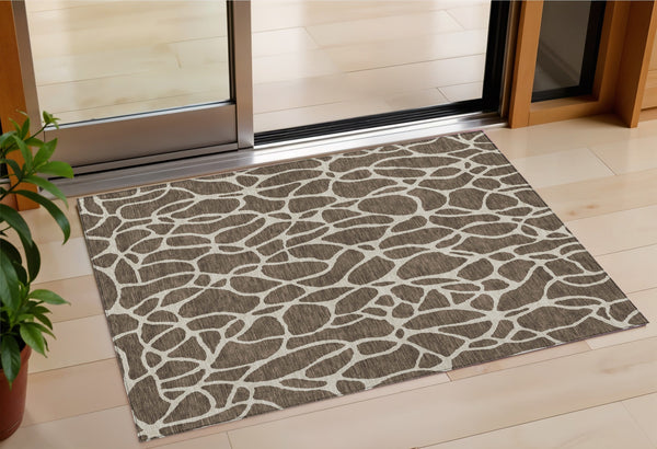 Homeroots 3' Aqua And Ivory Geometric Washable Area Rug - Perfect For Indoor And Outdoor Spaces, Durable Design 3' X 5' Polyester 599268