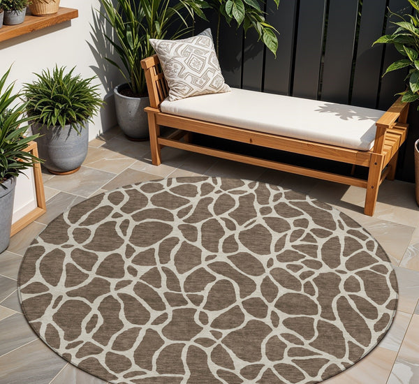 Homeroots 3' Aqua And Ivory Geometric Washable Area Rug - Perfect For Indoor And Outdoor Spaces, Durable Design 8' Round Polyester 599270