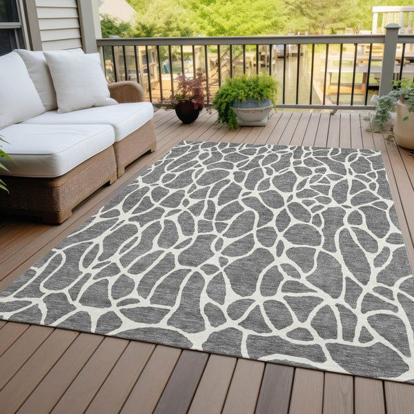 Homeroots 3' Aqua And Ivory Geometric Washable Area Rug - Perfect For Indoor And Outdoor Spaces, Durable Design 3' X 5' Polyester 599286