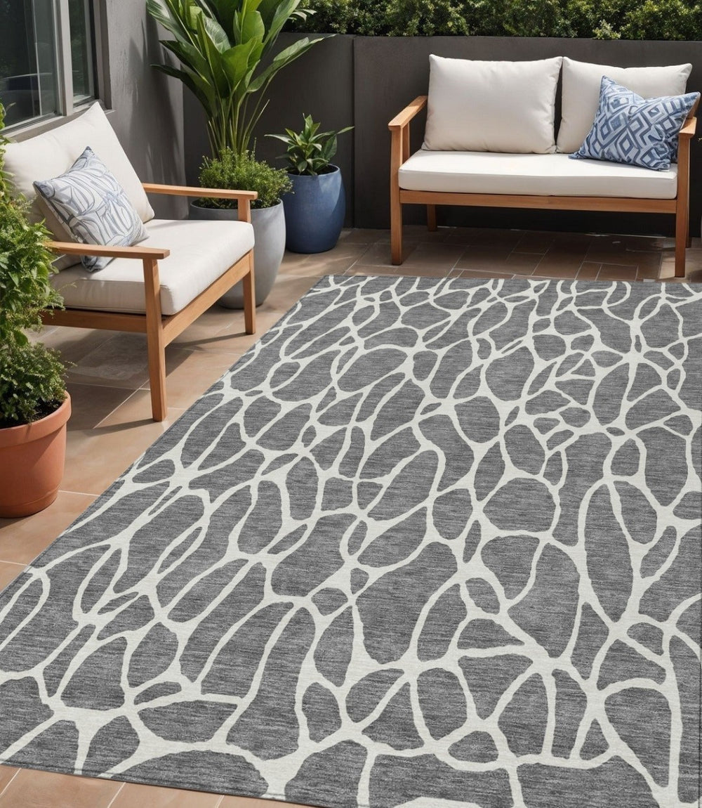 HomeRoots 5' Stylish Gray and Ivory Geometric Area Rug for Indoor Outdoor Spaces - Machine Washable & Durable 5' X 8' 599287