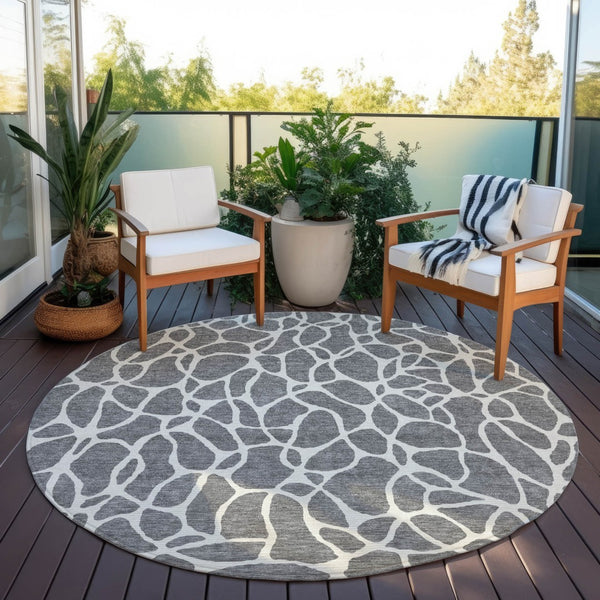 Homeroots 3' Aqua And Ivory Geometric Washable Area Rug - Perfect For Indoor And Outdoor Spaces, Durable Design 8' Round Polyester 599288
