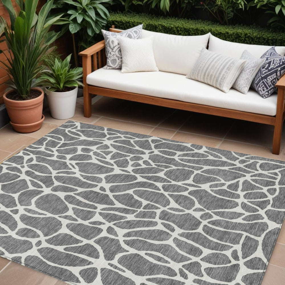 HomeRoots 9' X 12' Gray and Ivory Geometric Area Rug – Stylish, Washable Indoor/Outdoor Design for Any Space 599290