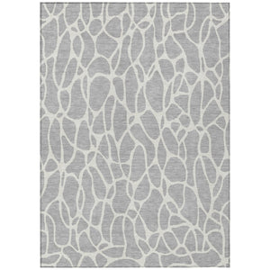 HomeRoots 5' Silver and Ivory Geometric Area Rug - Stylish, Washable Design for Indoor and Outdoor Spaces 5' X 8' 599311