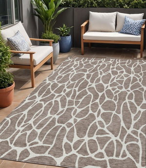 Homeroots 3' Aqua And Ivory Geometric Washable Area Rug - Perfect For Indoor And Outdoor Spaces, Durable Design 5' X 8' Polyester 599317
