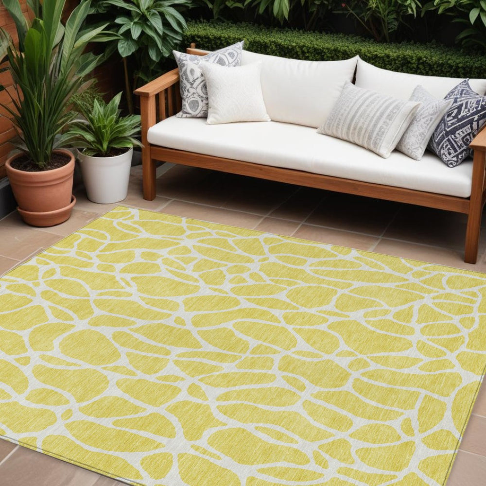 HomeRoots 5' Modern Yellow and Ivory Geometric Area Rug - Stylish, Washable, Indoor/Outdoor Décor for Any Space 8' X 10' 599325