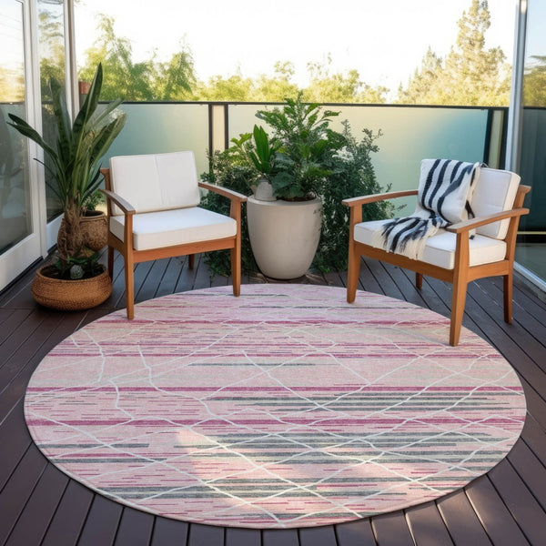 Homeroots 3' Artichoke Green And Ivory Striped Washable Area Rug - Stylish, Durable For Indoor Or Outdoor Use 8' Round Polyester 599372