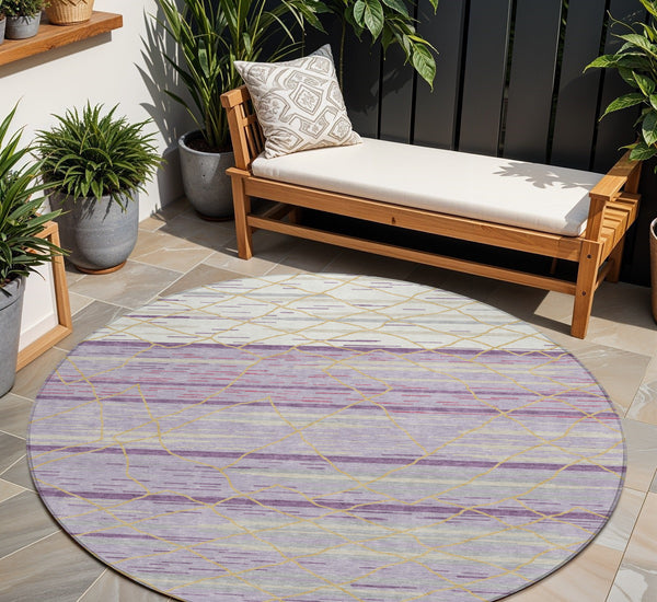 Homeroots 3' Artichoke Green And Ivory Striped Washable Area Rug - Stylish, Durable For Indoor Or Outdoor Use 8' Round Polyester 599378