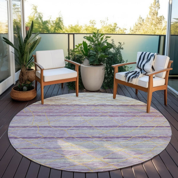 Homeroots 3' Artichoke Green And Ivory Striped Washable Area Rug - Stylish, Durable For Indoor Or Outdoor Use 8' Round Polyester 599378