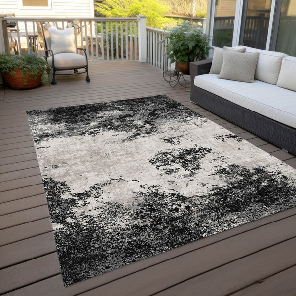 Homeroots 3' Black Gray And Ivory Abstract Washable Area Rug For Indoor And Outdoor Use - Durable Design 5' X 8' Polyester 599461