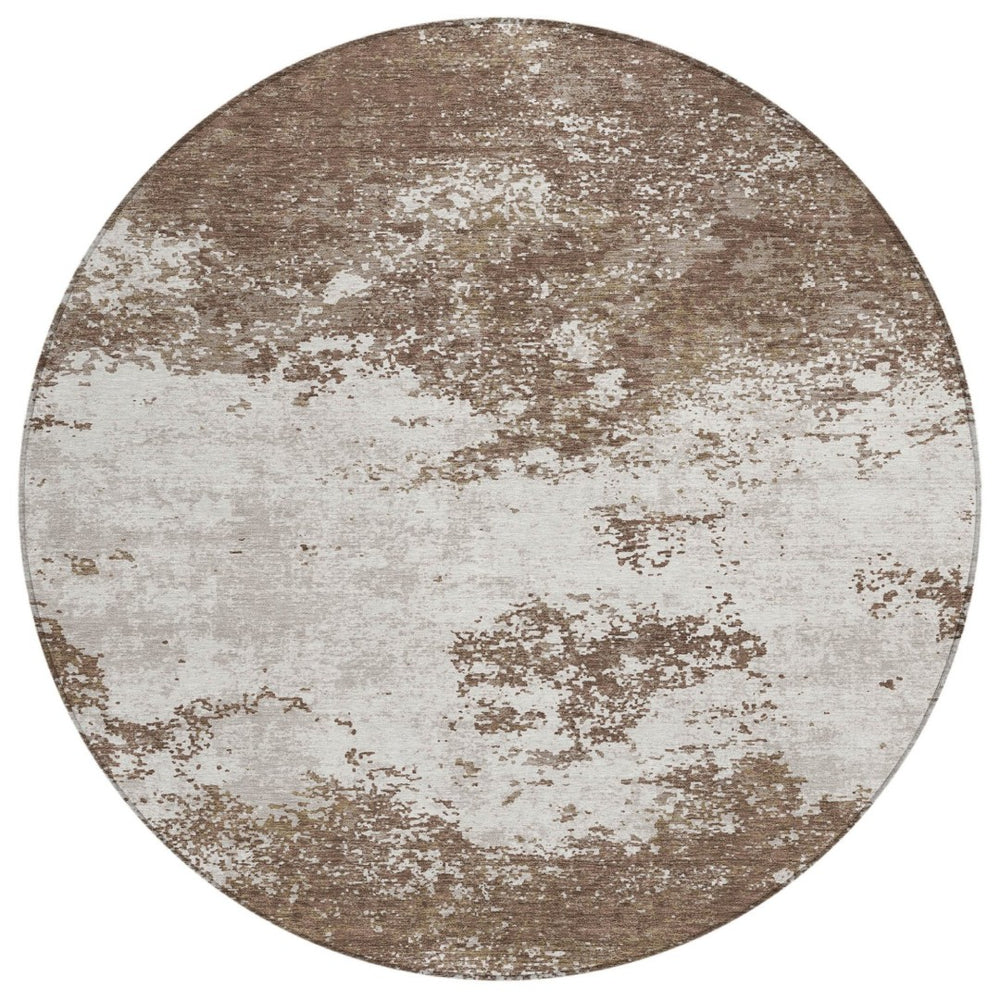 HomeRoots 5' Versatile Brown and Beige Abstract Indoor-Outdoor Area Rug for Easy Care and Modern Style 8' Round 599468
