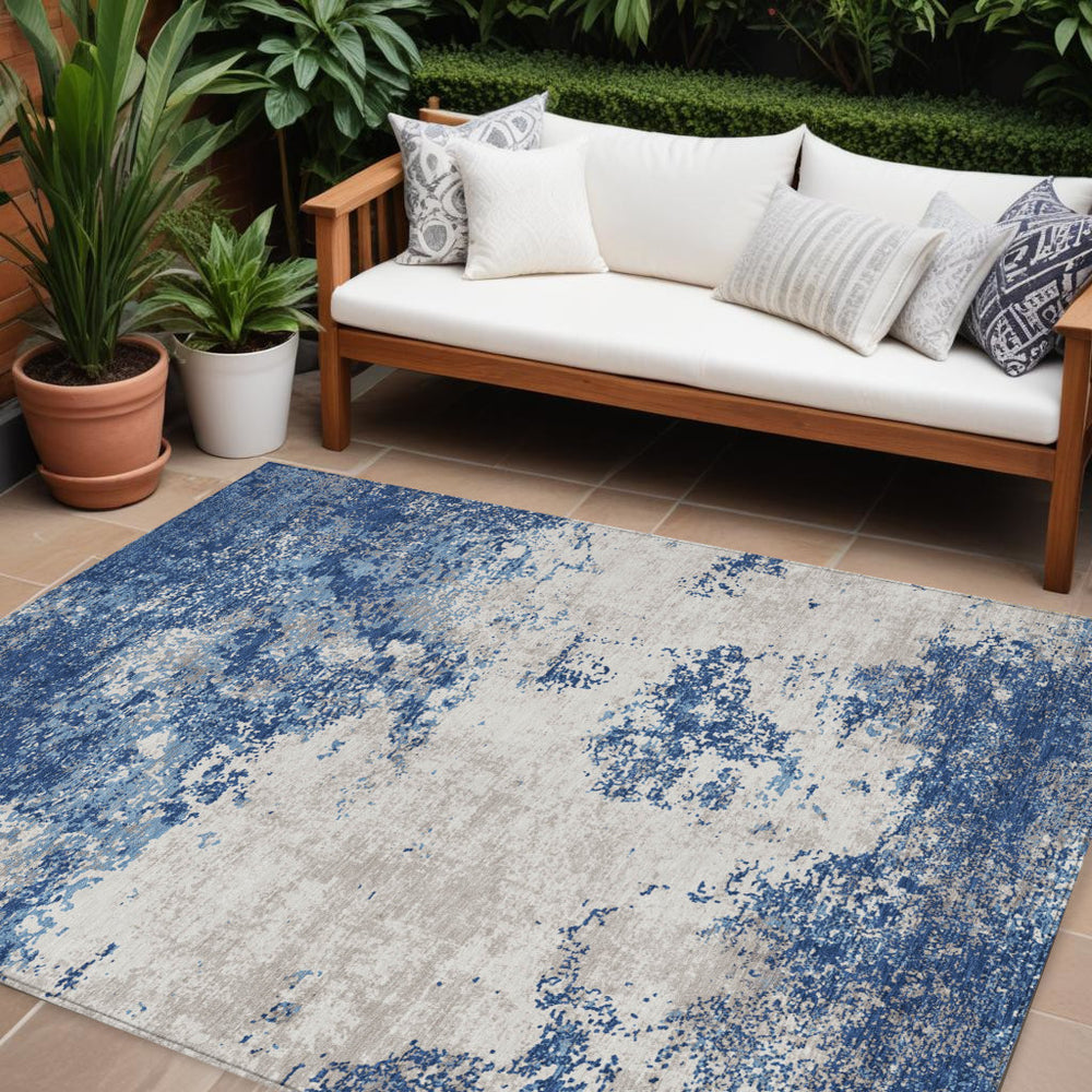 Homeroots 3' Black Gray And Ivory Abstract Washable Area Rug For Indoor And Outdoor Use - Durable Design 10' X 14' Polyester 599513