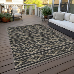 Homeroots 3' Black And Beige Geometric Indoor Outdoor Area Rug - Stylish, Durable, Washable For Any Space 3' X 5' Polyester 599604