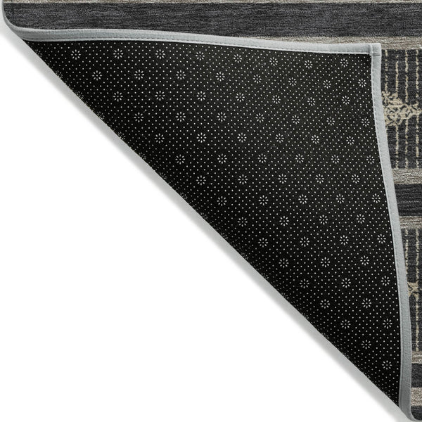 Homeroots 3' Black And Beige Geometric Indoor Outdoor Area Rug - Stylish, Durable, Washable For Any Space 3' X 5' Polyester 599604