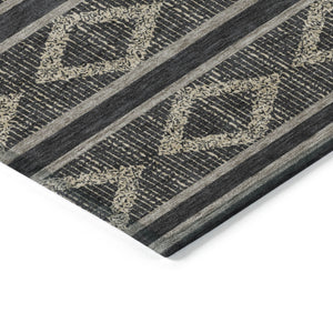 Homeroots 3' Black And Beige Geometric Indoor Outdoor Area Rug - Stylish, Durable, Washable For Any Space 3' X 5' Polyester 599604