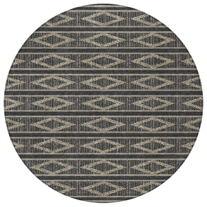 Homeroots 3' Black And Beige Geometric Indoor Outdoor Area Rug - Stylish, Durable, Washable For Any Space 8' Round Polyester 599606