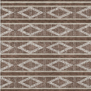 Homeroots 3' Black And Beige Geometric Indoor Outdoor Area Rug - Stylish, Durable, Washable For Any Space 5' X 8' Polyester 599611